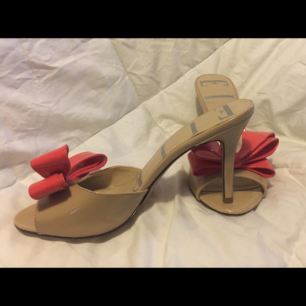 Shoes - Picture 2 of 3
